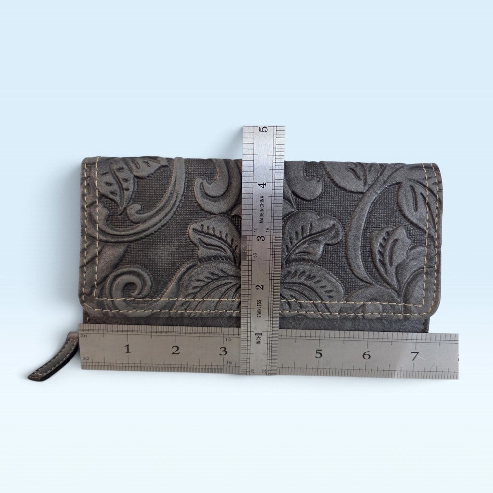 B.O.C. One Size Gray Vinyl Floral Embossed Tri-Fold Wallet - Picture 2 of 7